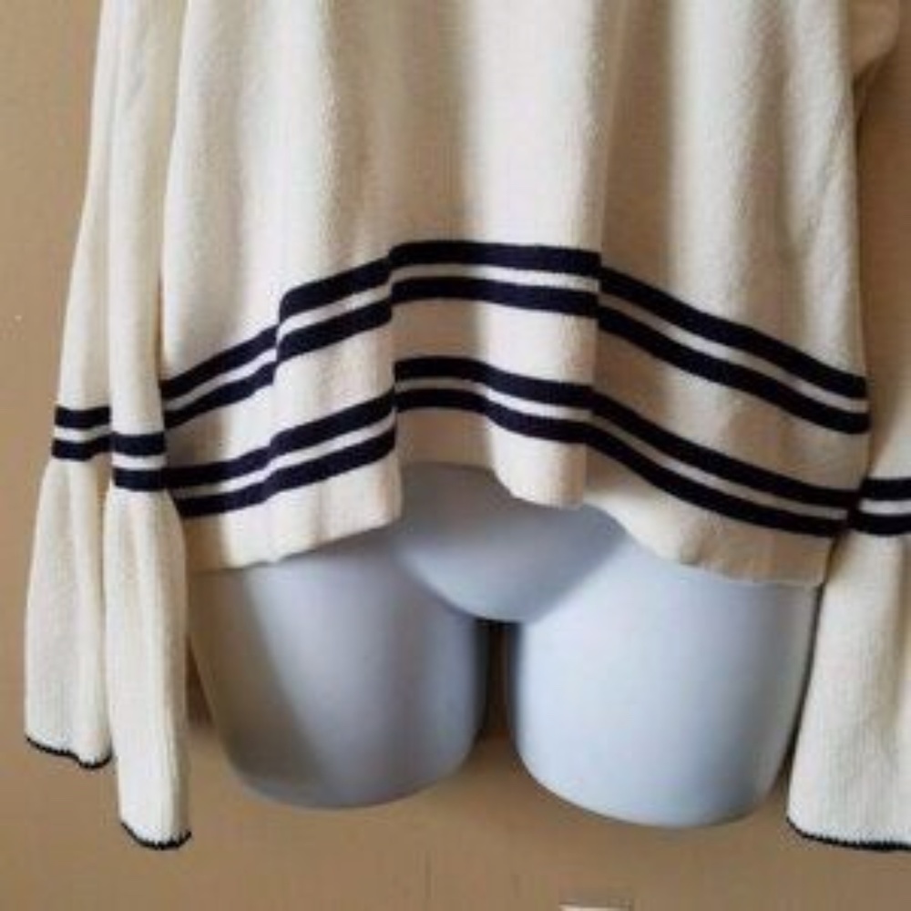 Anthro Knitted & Knotted cold shoulder sweater - Picture 3 of 6